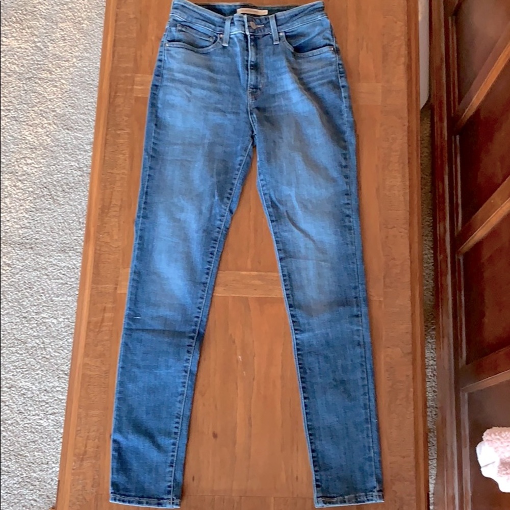 Levi’s 721 High Rise Skinny - size 27